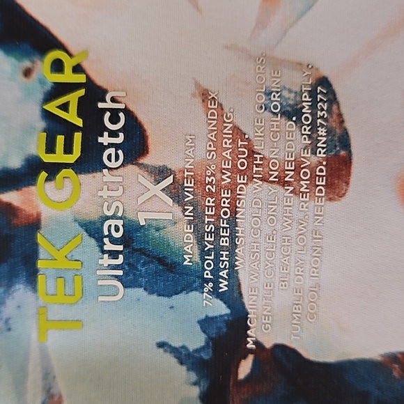 Tek Gear 1X ultra stretch workout leggings. Peach burgundy navy + pale blue. EUC - Picture 4 of 8